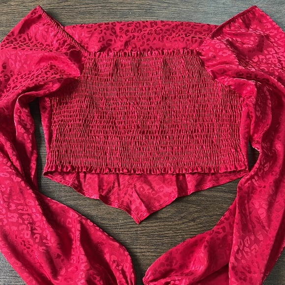 South Moon Under Hashtag Leopard Embossed Handkerchief Hem Top in Red - Picture 8 of 12